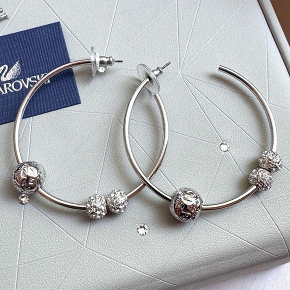 ✨ Stunning Timeless Vintage Swarovski Large Silver and Pave Crystal Hoop Earring - Picture 3 of 14